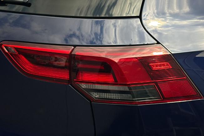 VOLKSWAGEN Golf Photo 18