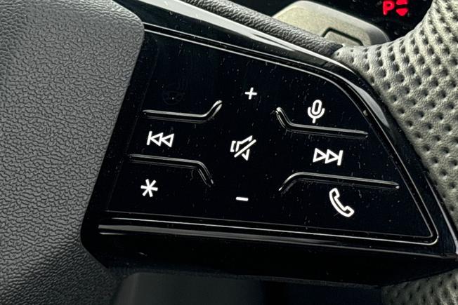 AUDI Q3 Photo 17