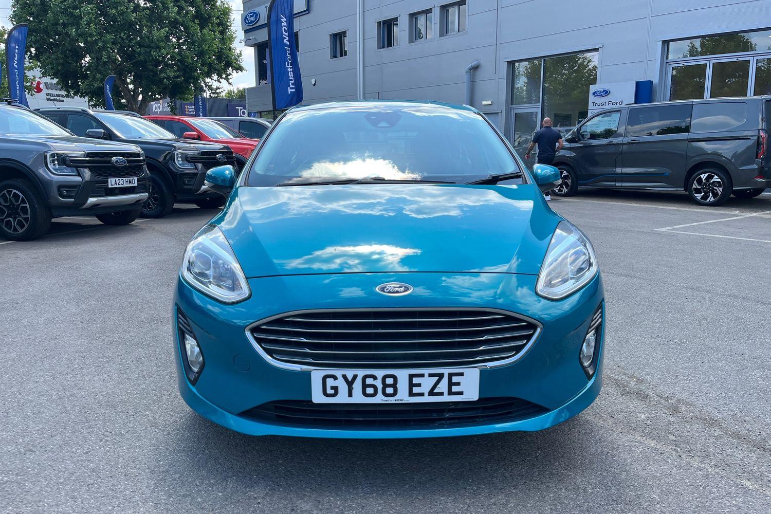 Ford FIESTA Photo 38