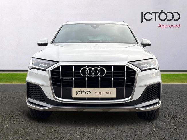 AUDI Q7 Photo 8