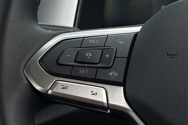 Volkswagen T-Roc Photo 16