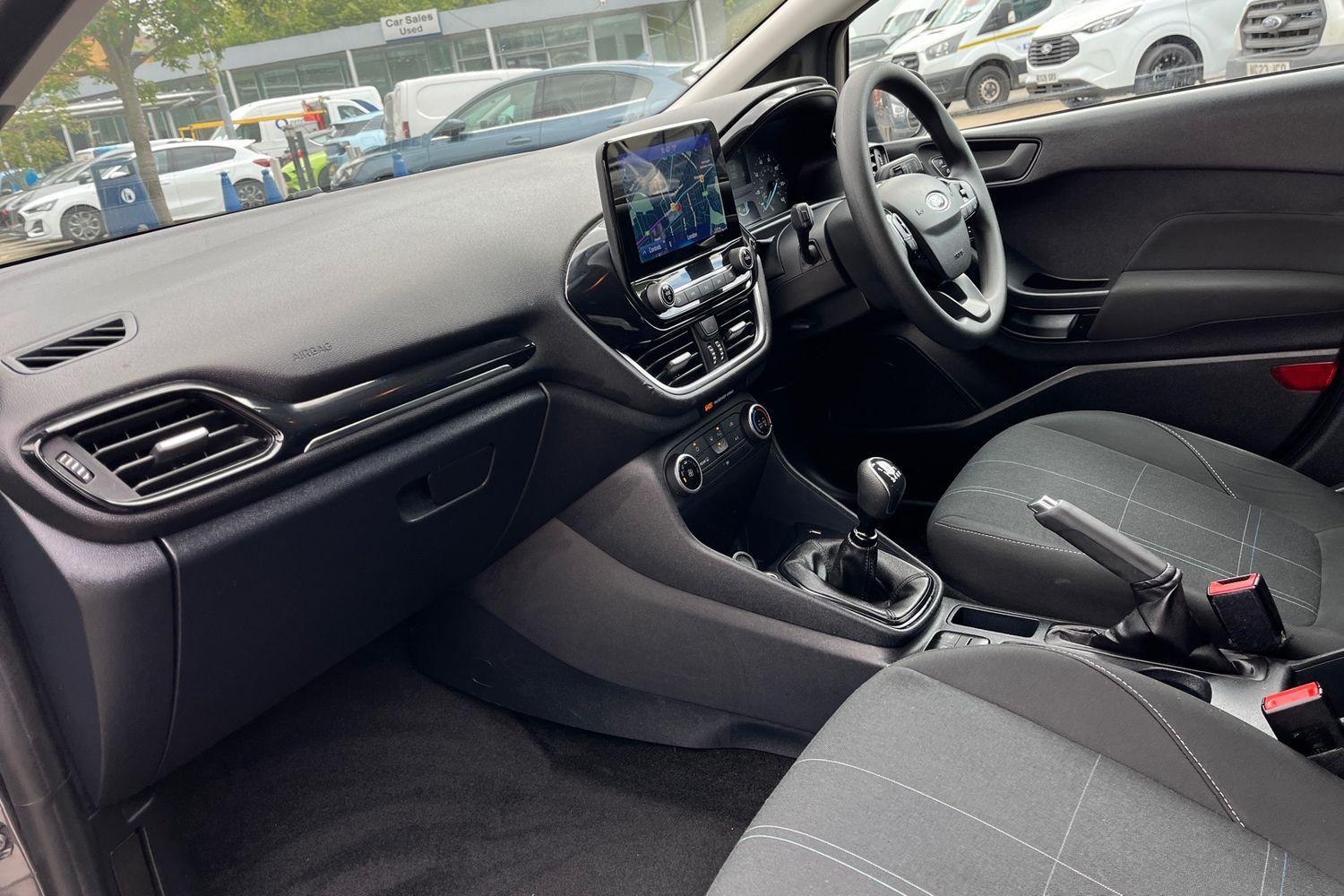 Ford Fiesta Photo 17
