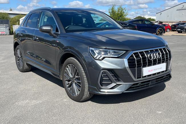 AUDI Q3 Photo 22