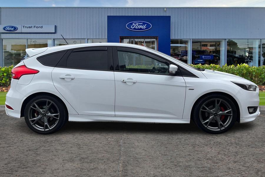 Ford FOCUS Photo autoimg-0b3bc1ceb09bd984c24578ac74d4689d47a9154f.jpg