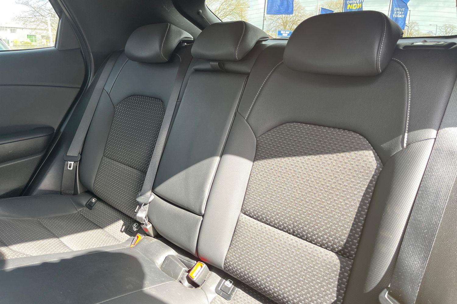 Kia XCEED Photo 19