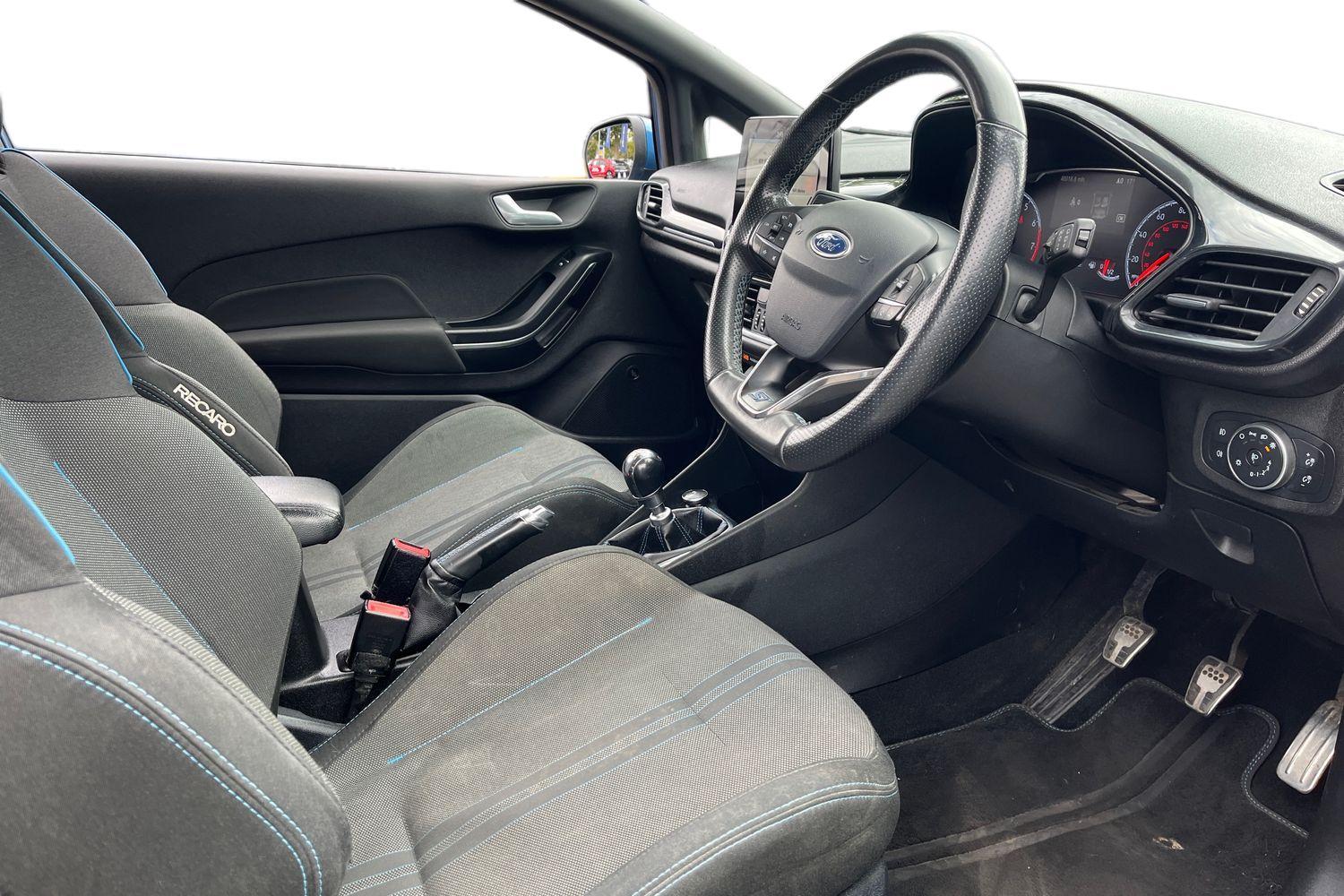 Ford FIESTA Photo 8