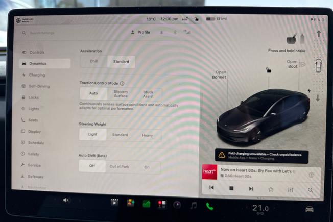 TESLA Model 3 Photo 26