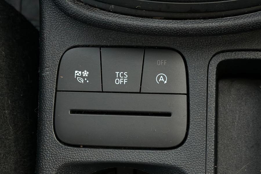 Ford FIESTA Photo autoimg-0b50029403381cf91926cbcc3afab9434d4a7ed5.jpg