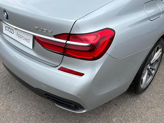 BMW 7 Series Photo 18