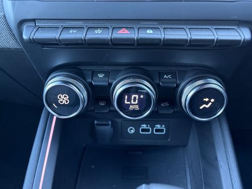 Renault CLIO Photo autoimg-0b5316c1ea34c8487d5cb5ef5b4606060a5a7abc.jpg