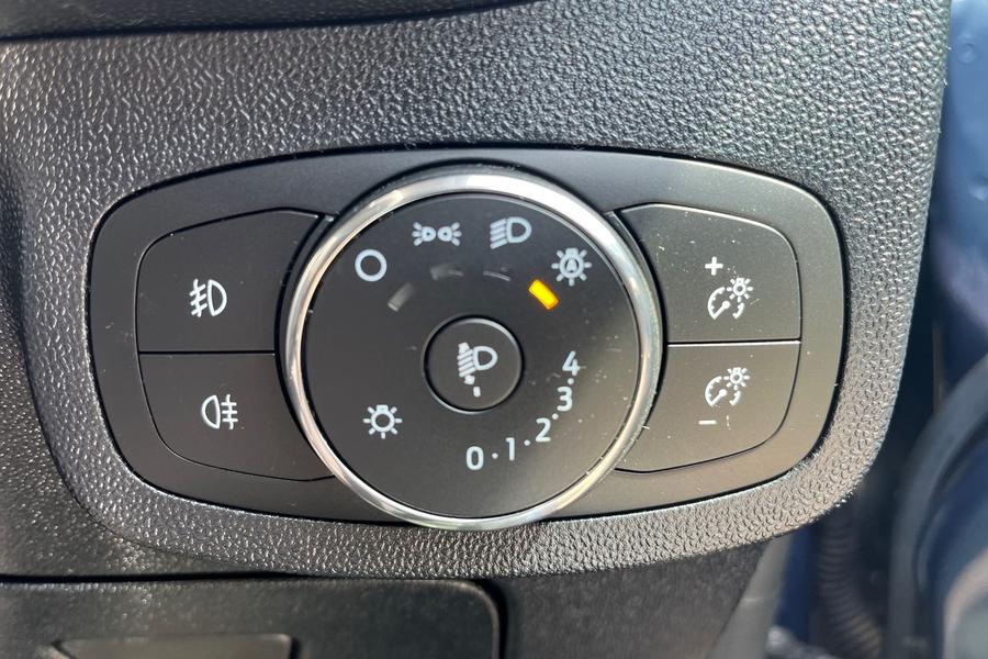 Ford Fiesta Photo autoimg-0b570097a65d9e27387edd99878f5b0b1d755a6c.jpg