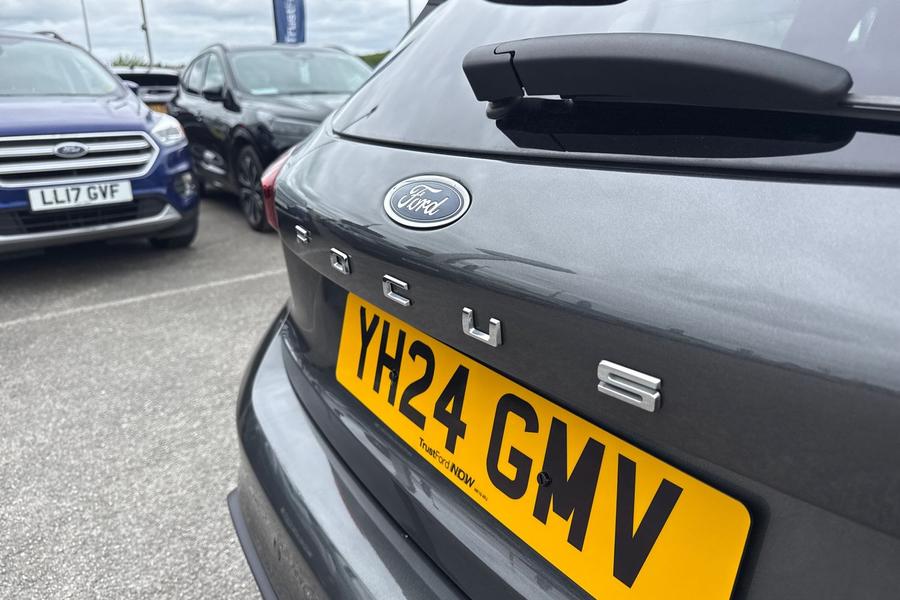 Ford FOCUS Photo autoimg-0b5c1e593d72a58c5be649c7dca271b3f43928c5.jpg