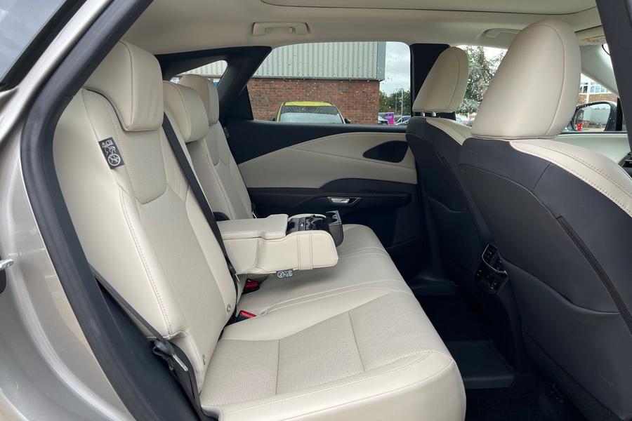 Lexus RX Photo autoimg-0b5c2df376ab3acc6acdb8f7f94ef03598602b7d.jpg