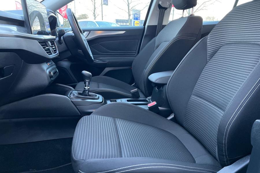 Ford Focus Photo autoimg-0b5d2556b3531d0665402d1dcecbc7d9115ec431.jpg