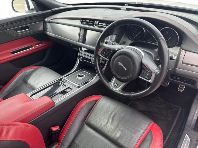 JAGUAR XF Photo 6