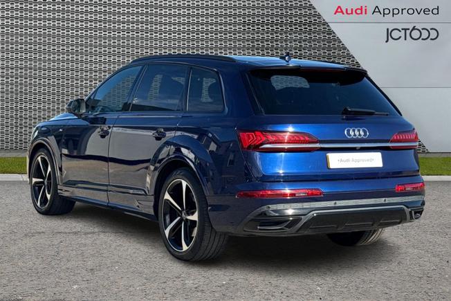 AUDI Q7 Photo 3
