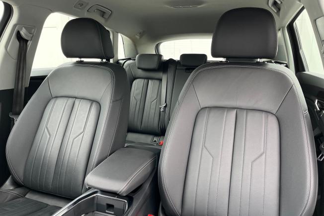 AUDI Q8 E-Tron Photo 21