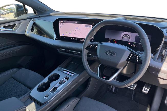 Audi Q4 e-tron Photo 6
