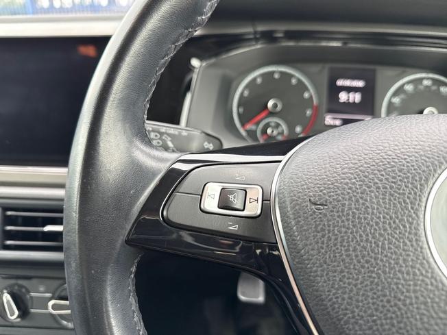 VOLKSWAGEN Polo Photo 16
