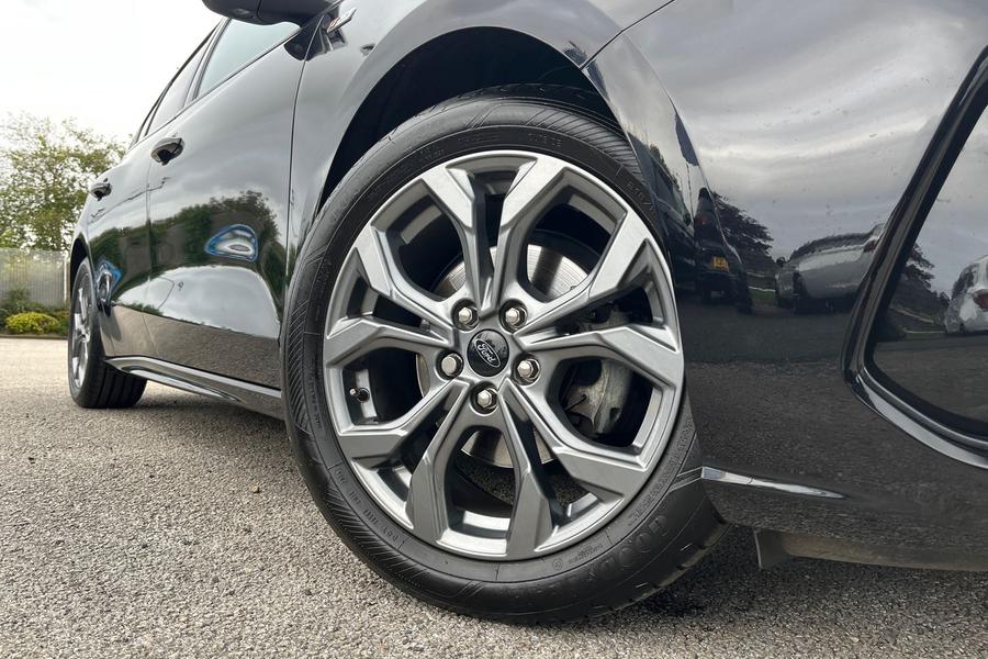 Ford FOCUS Photo autoimg-0b64ce25f9cacea5ae21825c034ff71b8e1352fa.jpg
