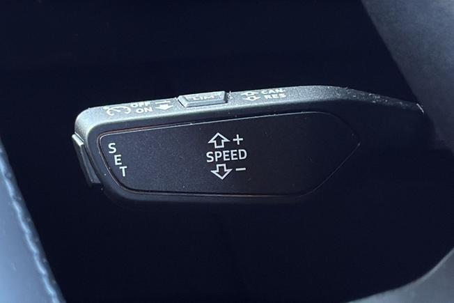 Audi Q4 e-tron Photo 38
