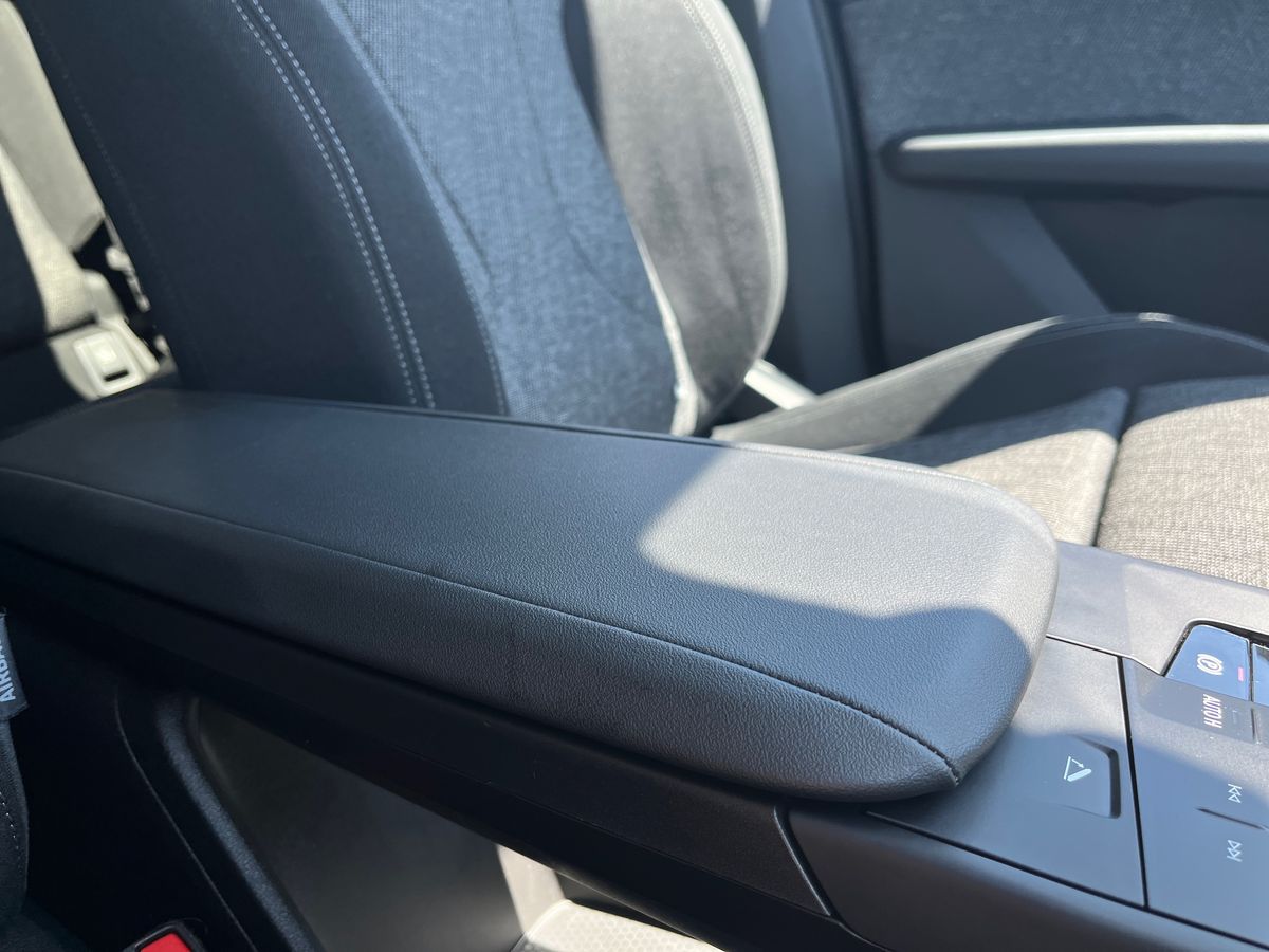BMW 2 Series Active Tourer Photo 36