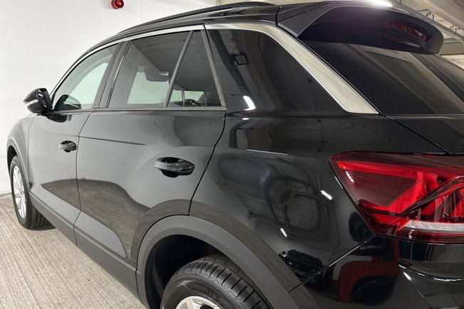 VOLKSWAGEN T-Roc Photo 32