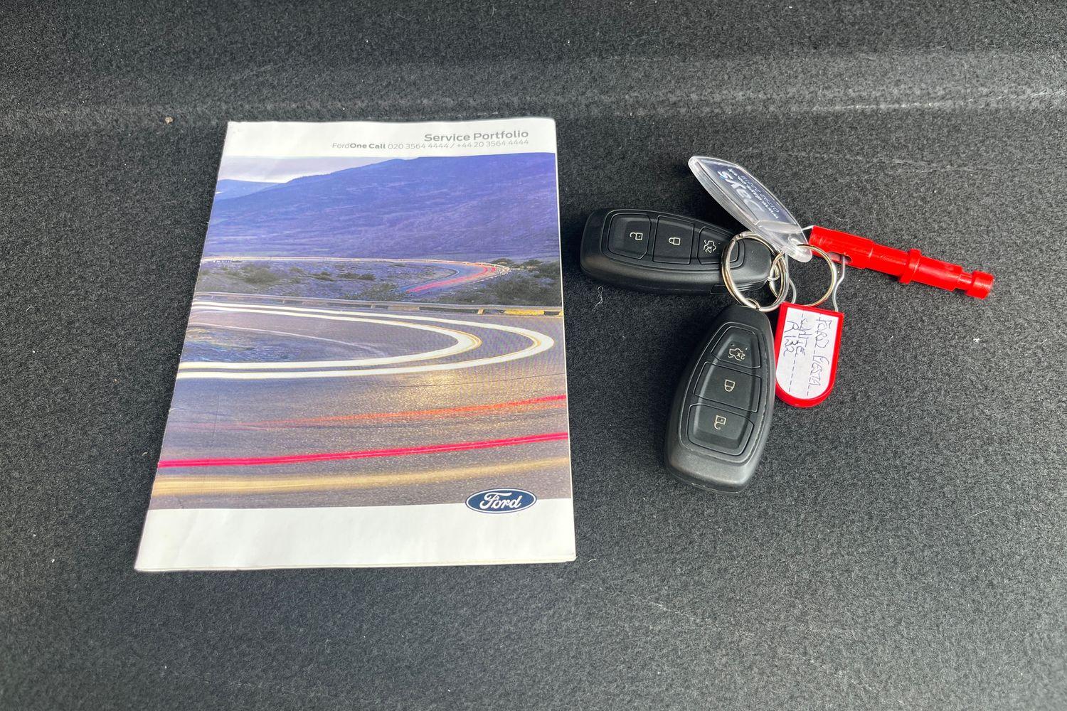 Ford FIESTA Photo 21
