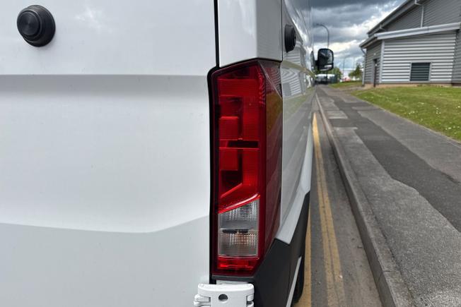 VOLKSWAGEN Crafter Photo 18