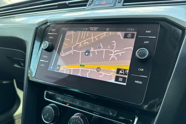 VOLKSWAGEN Passat Photo 14