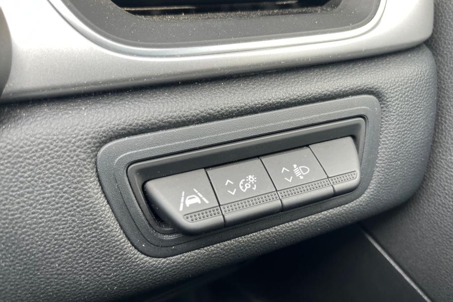Renault CAPTUR Photo autoimg-0b818e13844539f4463c12c49ce135cc94210120.jpg