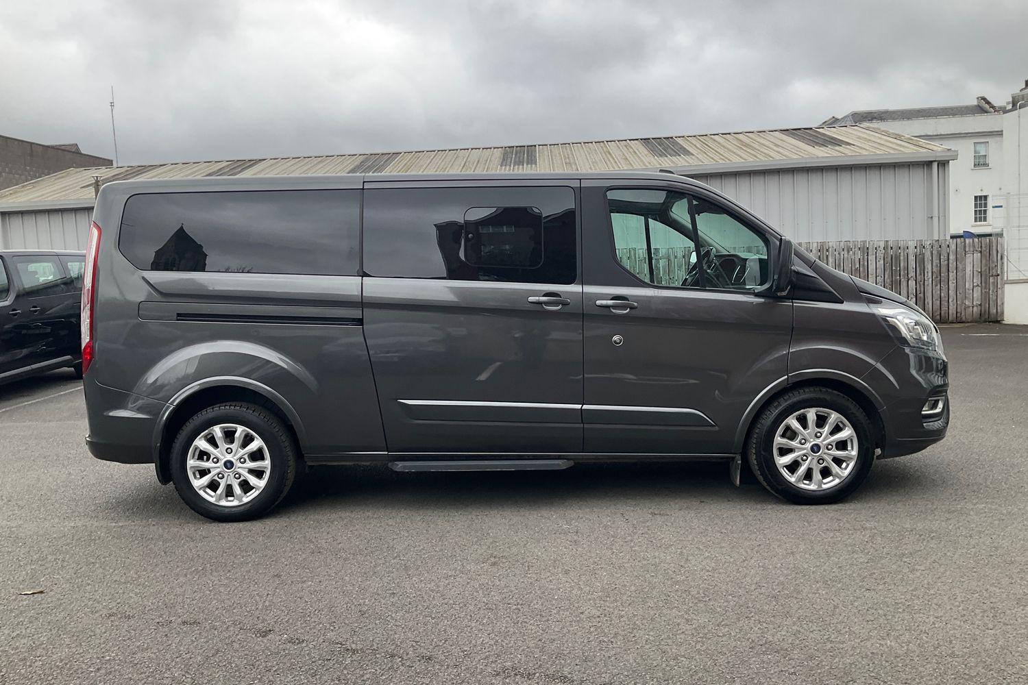Ford TOURNEO CUSTOM Photo 21