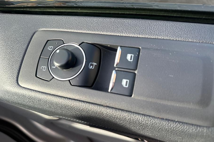 Used FORD TRANSIT CUSTOM WR75MWU 28