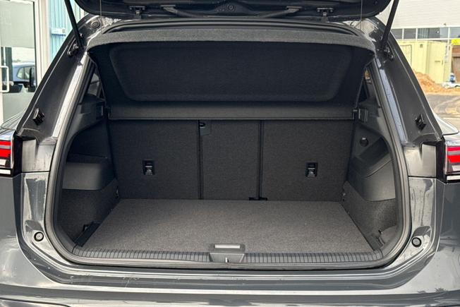 VOLKSWAGEN Tiguan Photo 12