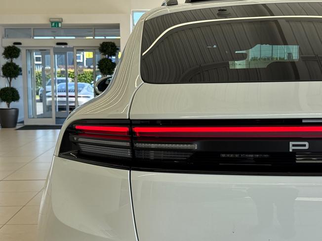 PORSCHE Macan Photo 23