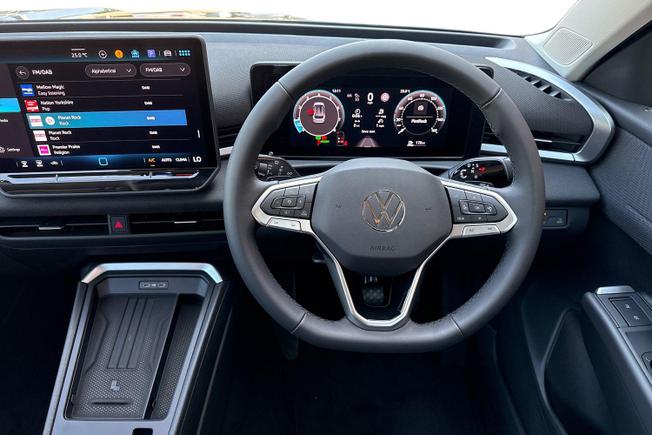 VOLKSWAGEN T-Roc Photo 11
