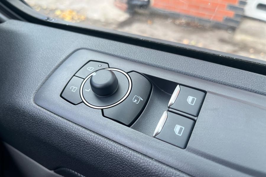 Ford TRANSIT CUSTOM Photo autoimg-0b9bb73726e2fbcec1317956f6802ea6c04a436e.jpg