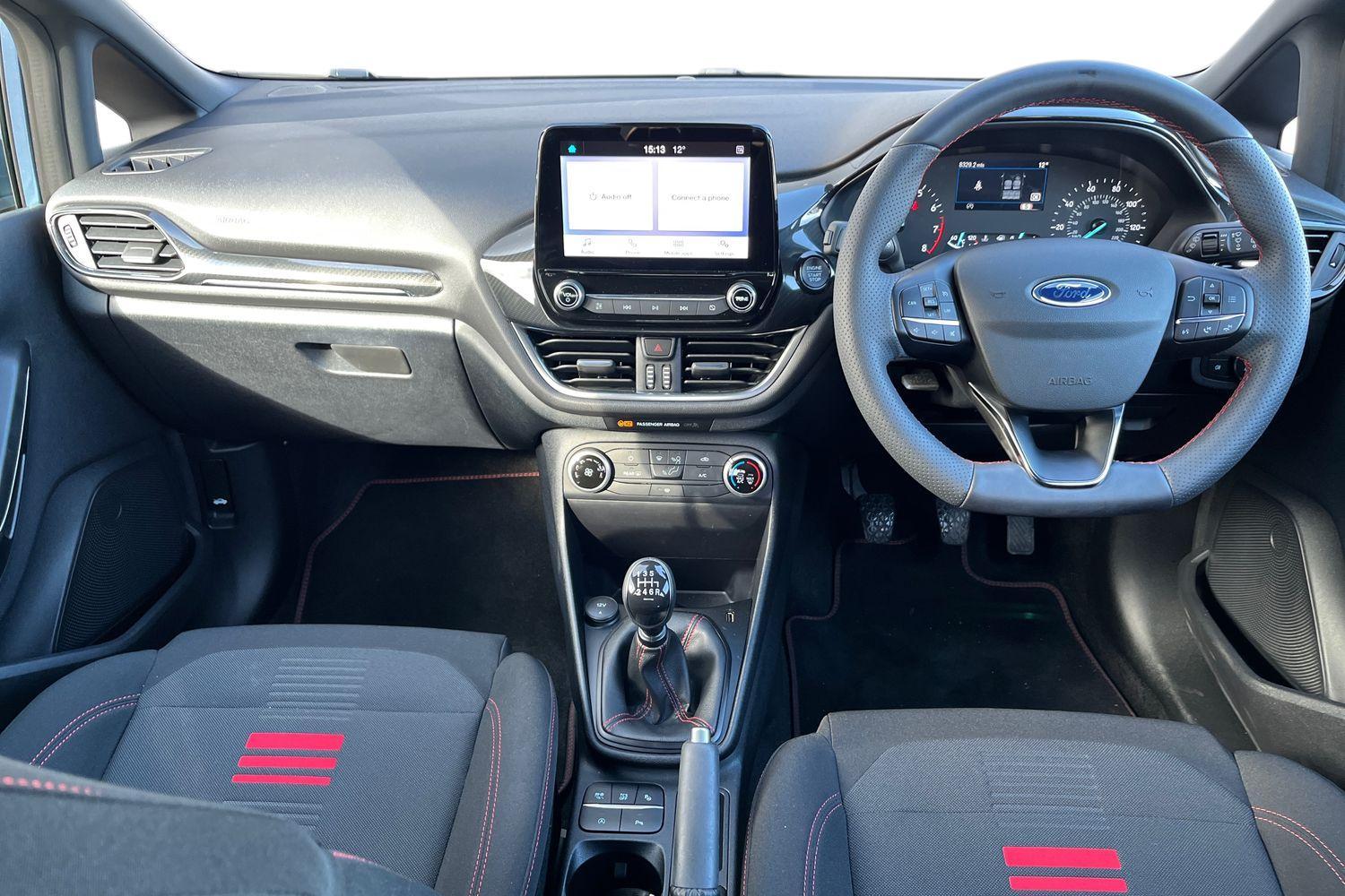 Ford FIESTA Photo 9