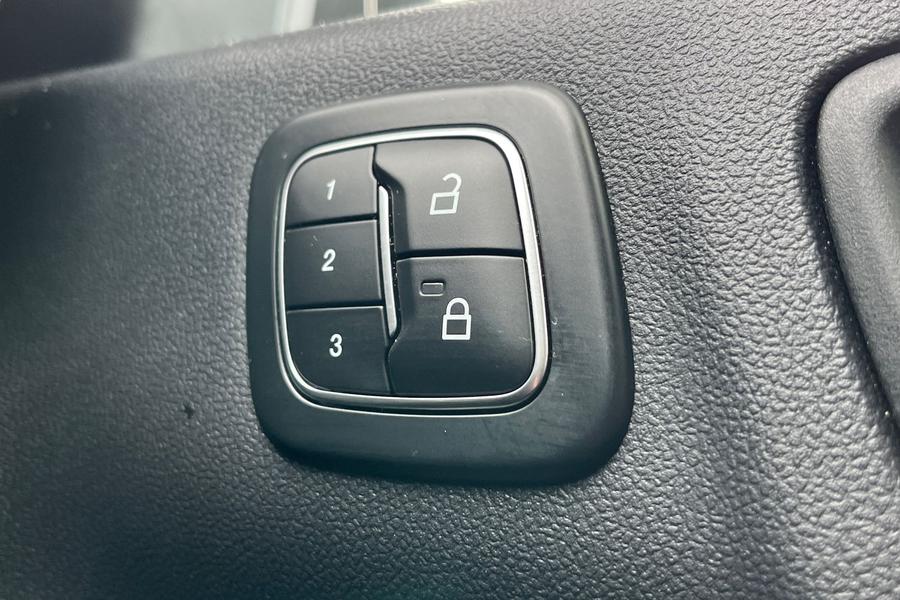 Ford KUGA Photo autoimg-0ba009e86016f32e939a18424d5d8000cbc09b4c.jpg