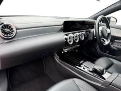 Mercedes-Benz Cla Class Photo 2