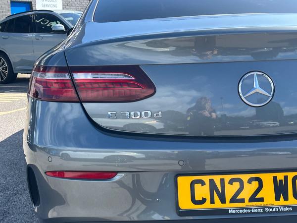Mercedes-Benz E Class Photo autoimg-0ba383e7a40b4e48bb6cf16ed7ccc1b378e62639.jpg