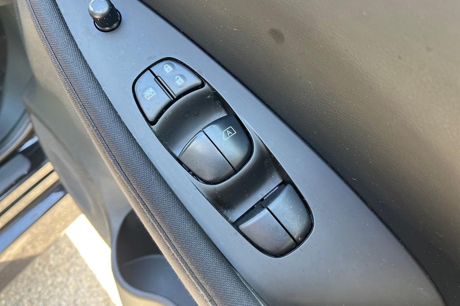 Nissan Leaf Photo autoimg-0ba76fdf4292b153ec55cc98b369c70460704bfd.jpg