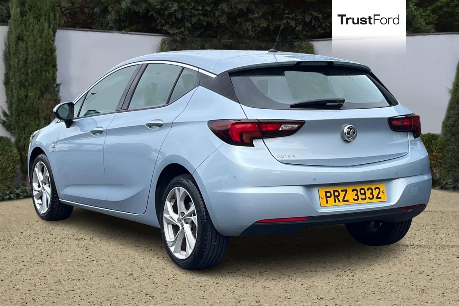 Vauxhall ASTRA Photo 1