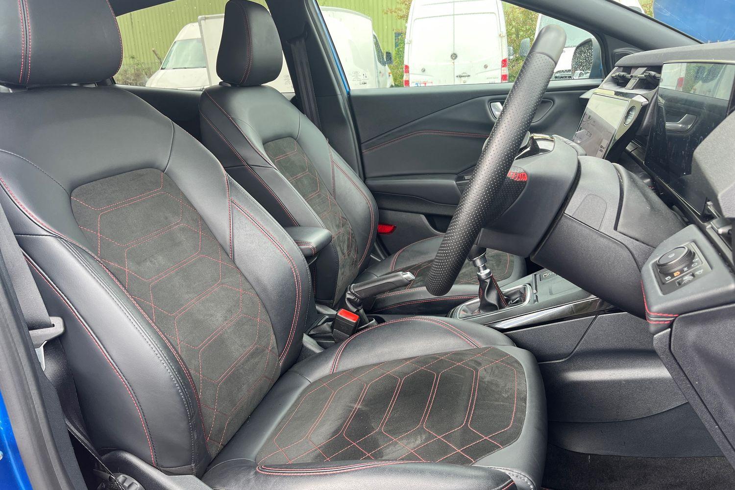 Ford PUMA Photo 16