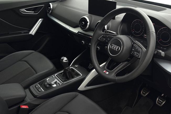 AUDI Q2 Photo 6