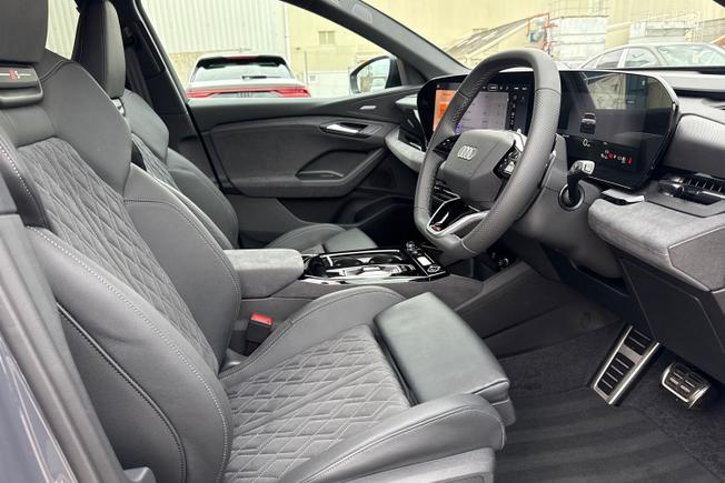 AUDI Q6 E-Tron Photo 25
