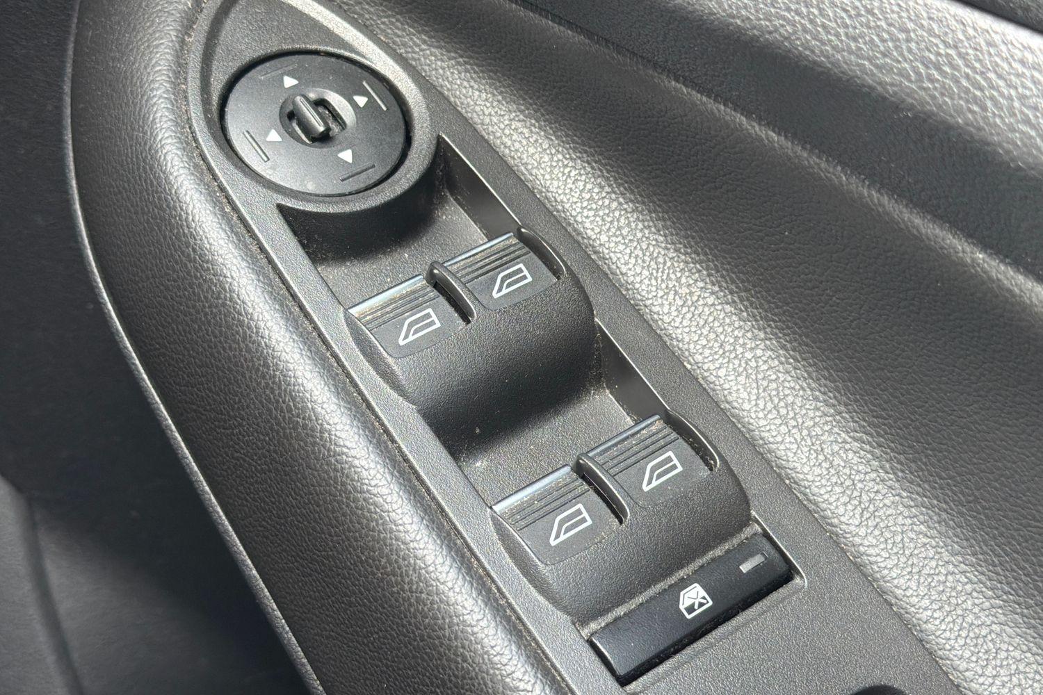 Ford KUGA Photo 15