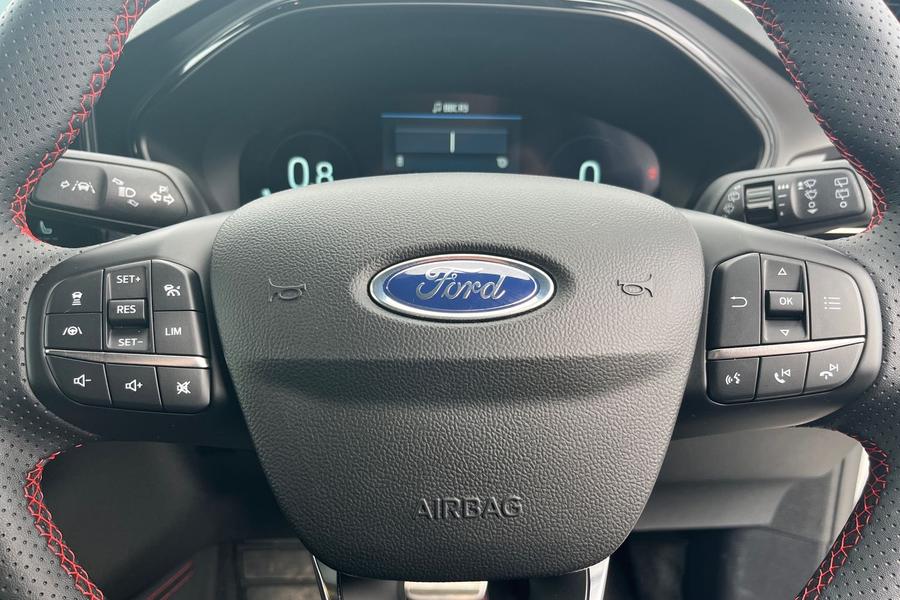 Ford FOCUS Photo autoimg-0bb67983b9d2a021a142bc700ef7022f818a96f9.jpg