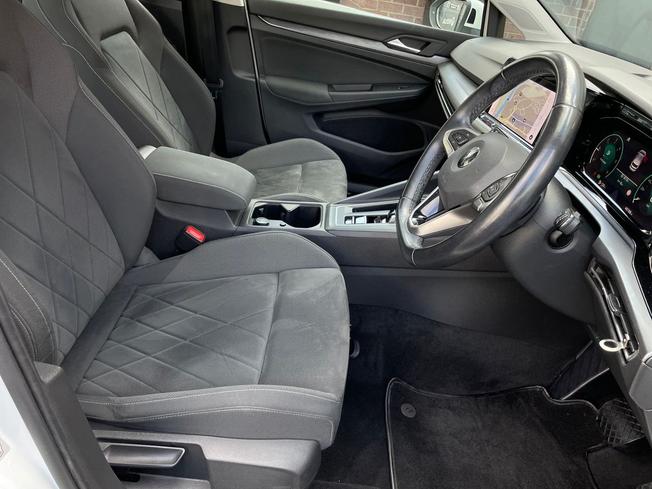 Volkswagen Golf Photo 28