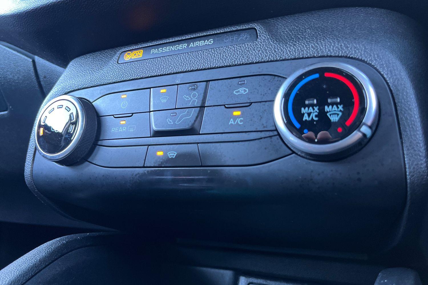 Ford FOCUS Photo 31